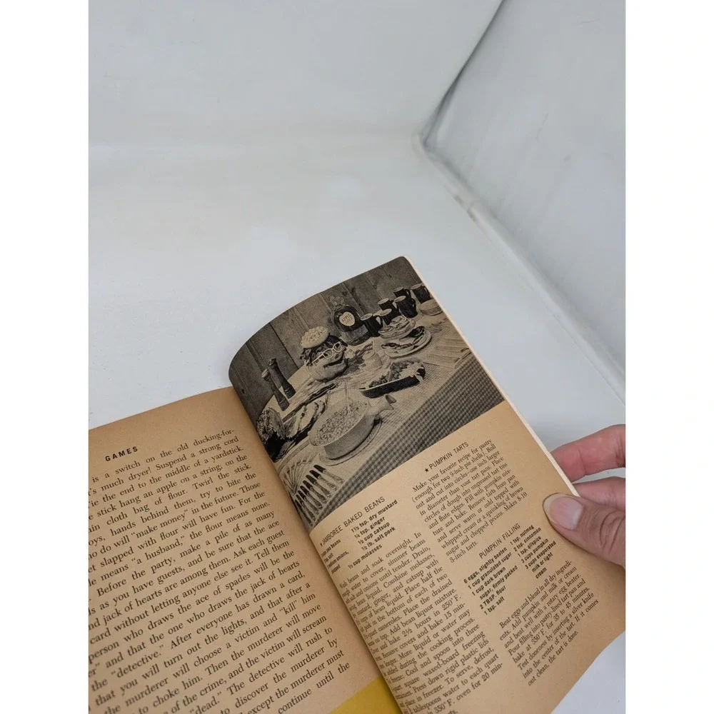 Vintage Party Perfect Hostess Party Planning Book Gay Head Halloween 50s 60s